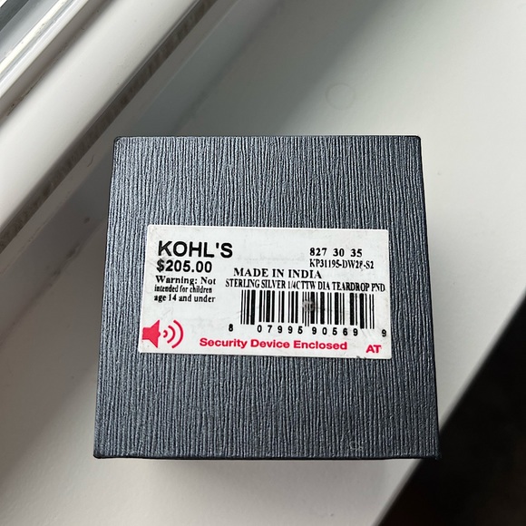 1/4 Carat T.W Diamond Teardrop Pendant Necklace - Picture 8 of 9